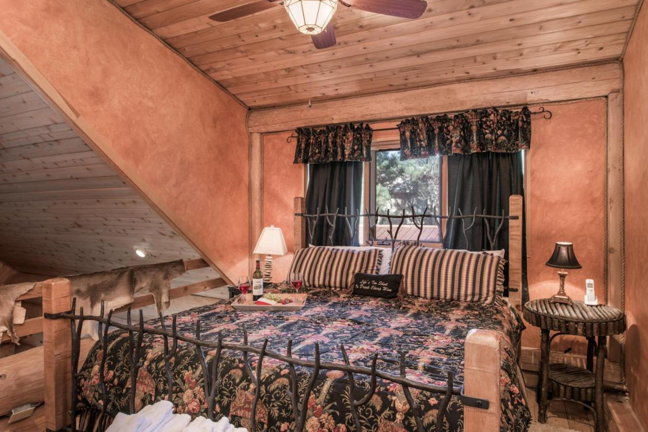 Bear Foot Lodge, 2 Bedrooms, Sleeps 6, Gas Grill, Walk To River, Hot Tub Ruidoso Exterior foto